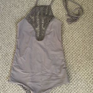 Acacia Swimwear Teahupoo in fig
